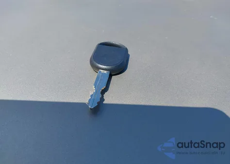 2004 Mercury Grand Marquis Gs из США, поврежденный, VIN 2MEFM74W34X613385